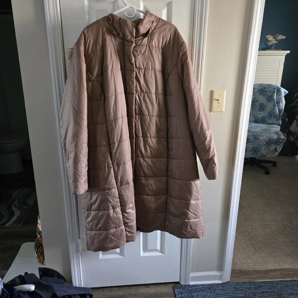 ROAMAN'S PLUS SIZE KNEE LENGTH  COAT 3X, LIKE NEW! THIS A VERY RICH PRETTY COAT. - Picture 4 of 4